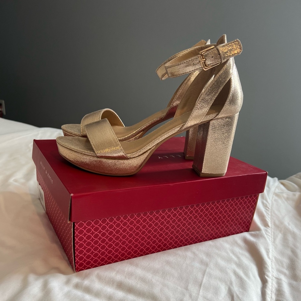 Chinese Laundry Gold Platform Sandal- never worn